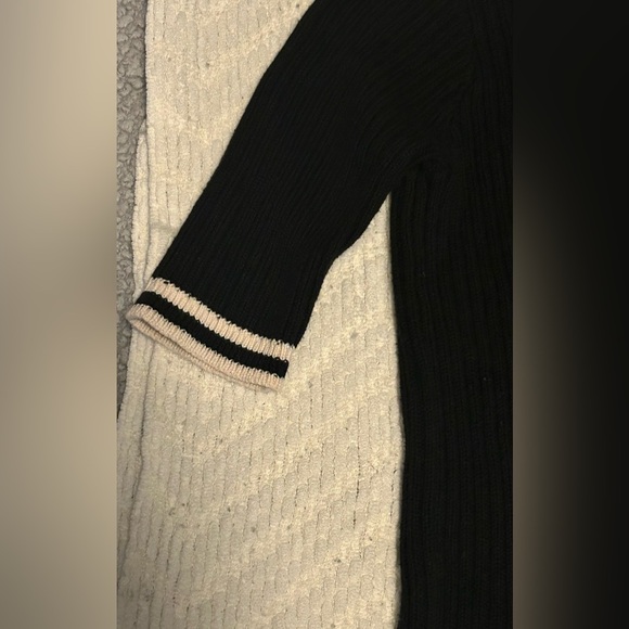 Black And White Tight Fitting Shirt. Sleeves Go Down To About The Elbows. - Picture 3 of 4